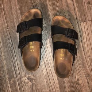Size 10 euro 40) black leather Birkenstock’s